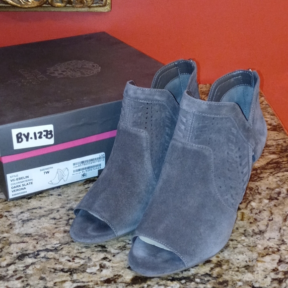 *0422 Vince Camuto Ebelin Leather Bootie - Picture 10 of 11